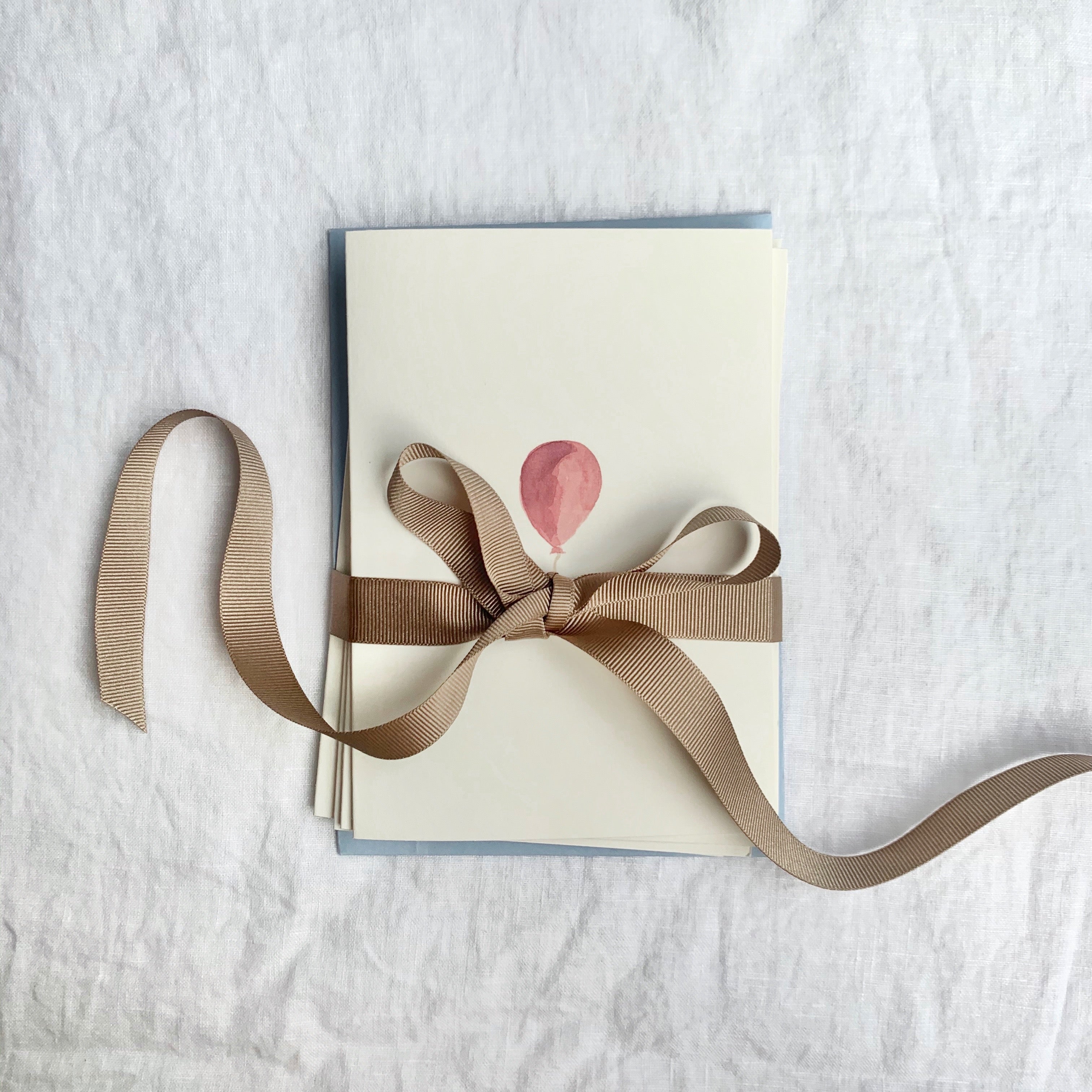 Balloon greetings card by Memo Press